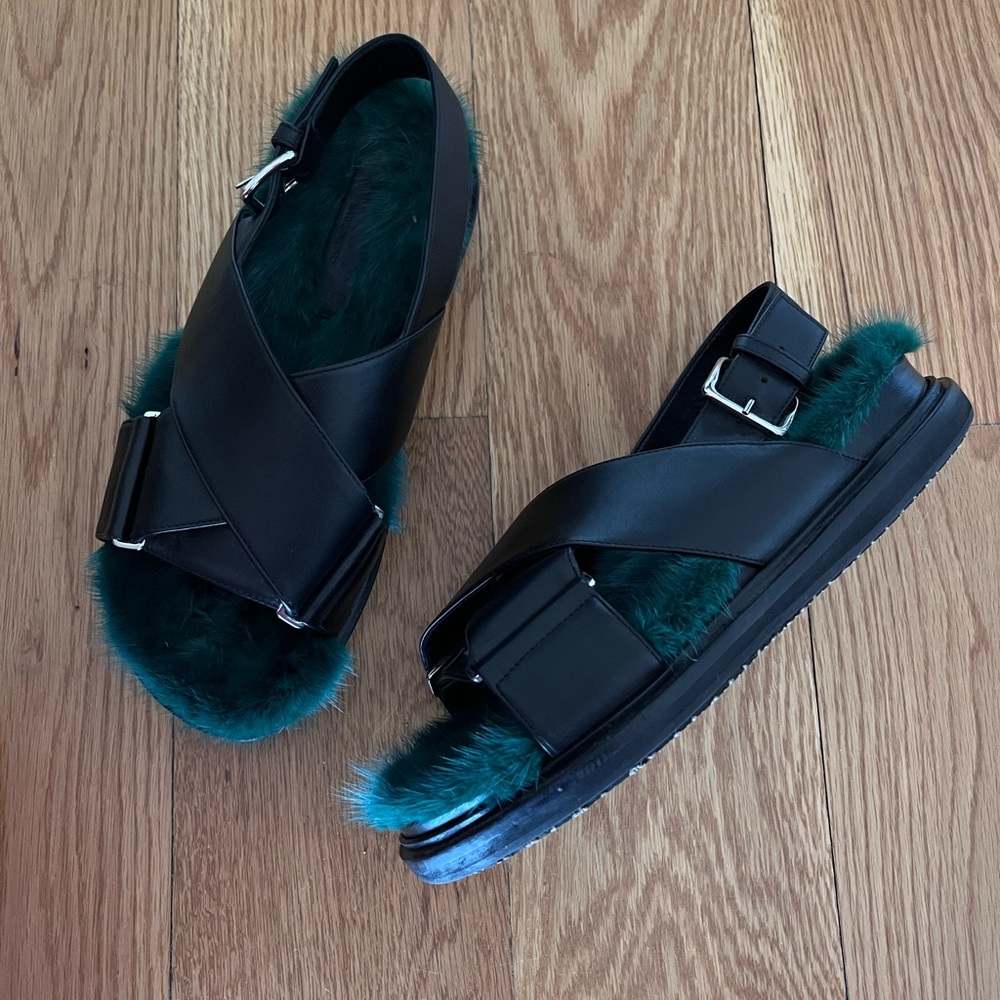 RARE MARNI FUR FUSSBETT SANDALS